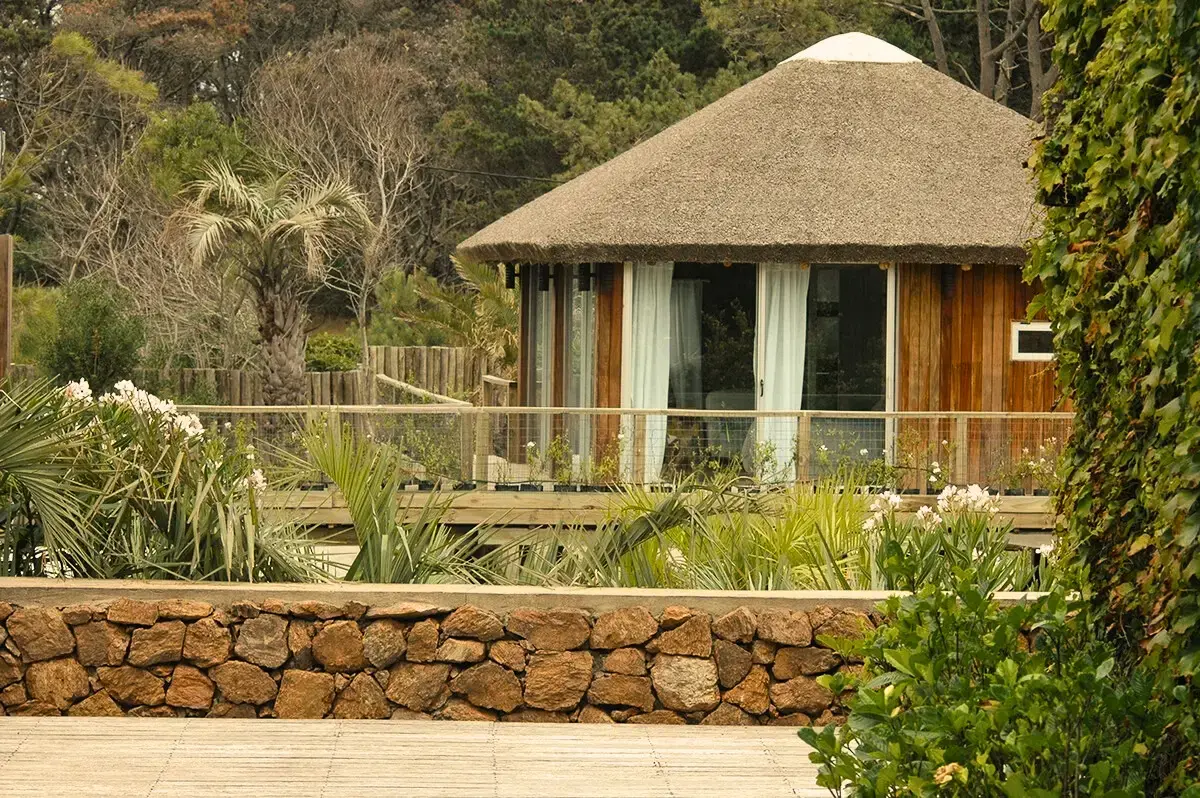Fachada principal de bungalow privado